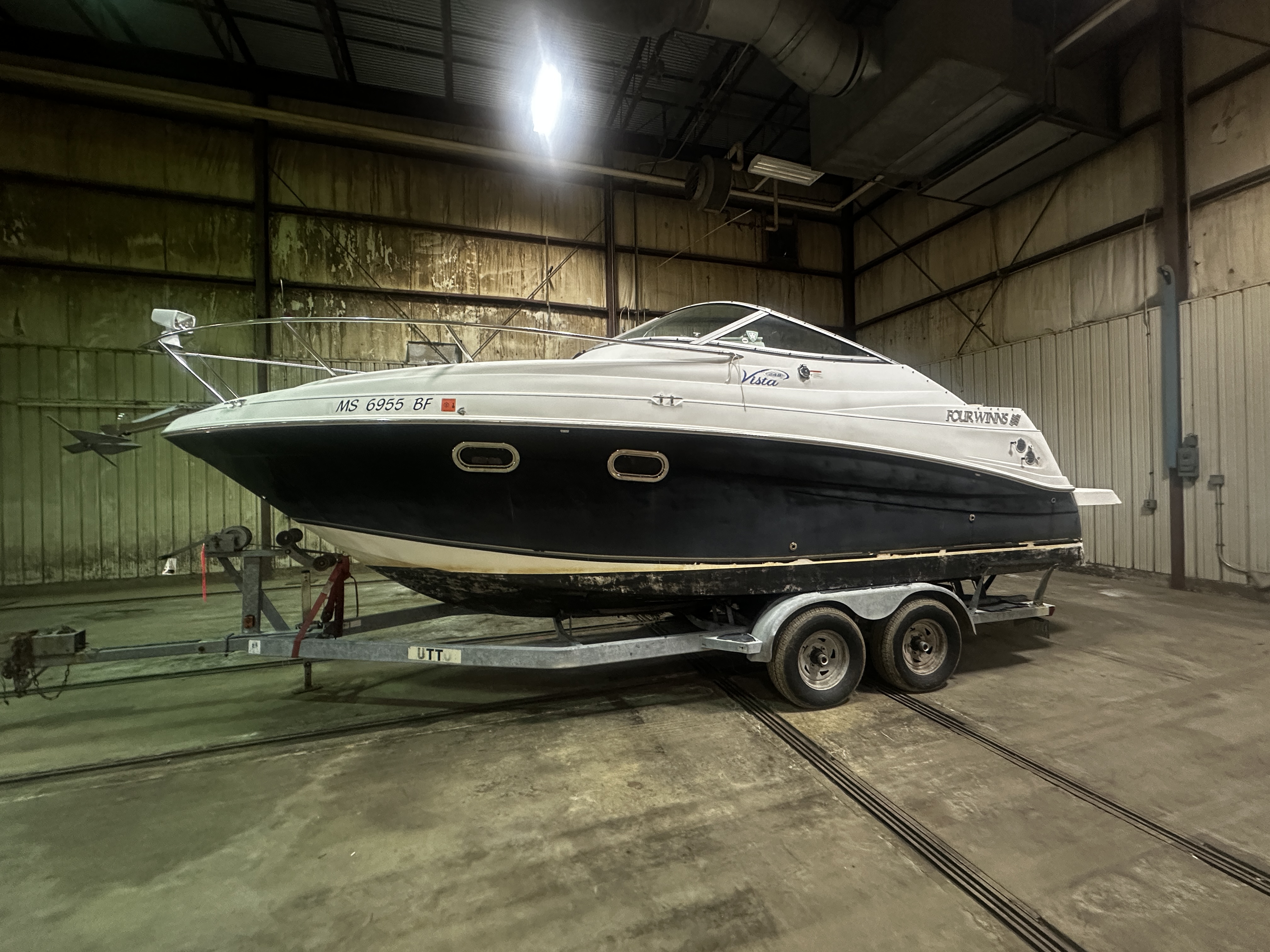 2004 Four Winns 248 Vista