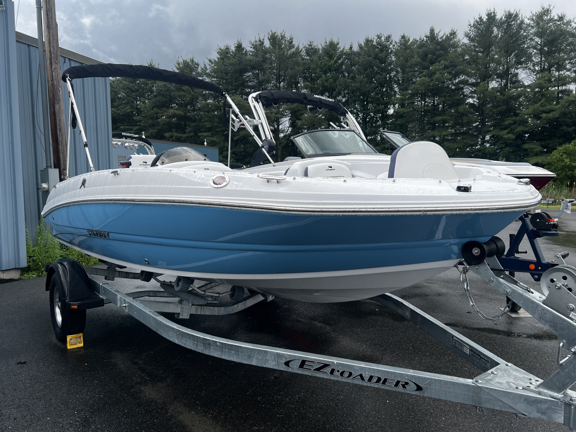 2026 Stingray 182SC - Sky Blue