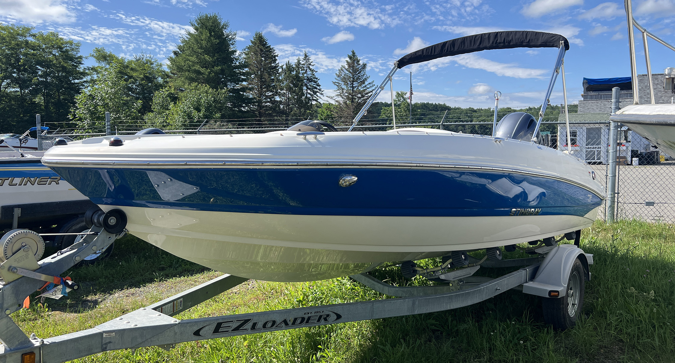 2018 Stingray 182SC - Blue